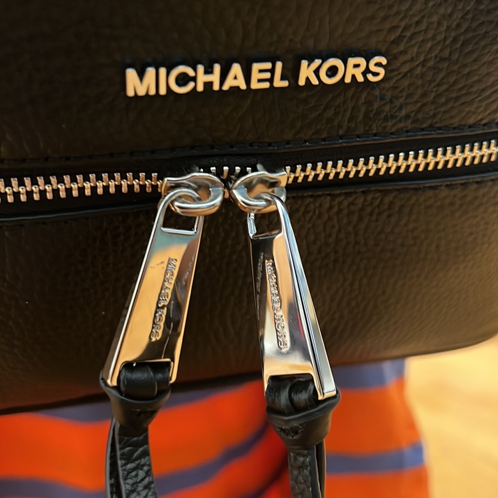 Michael Kors 100% Authentic leather back pack - Picture 3 of 7